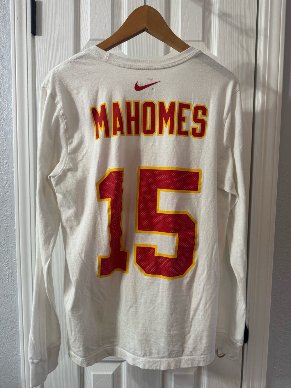 Nike Mahomes #15 White Long Sleeve Tee